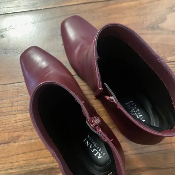 Alfani Walliss Booties in Burgundy, Size 9.5 - Picture 5 of 5